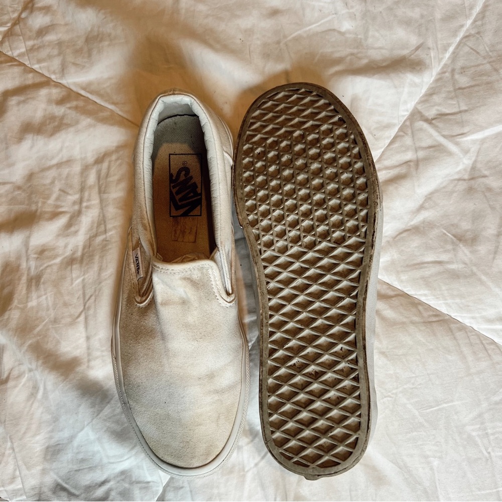 Vans - Picture 2 of 4